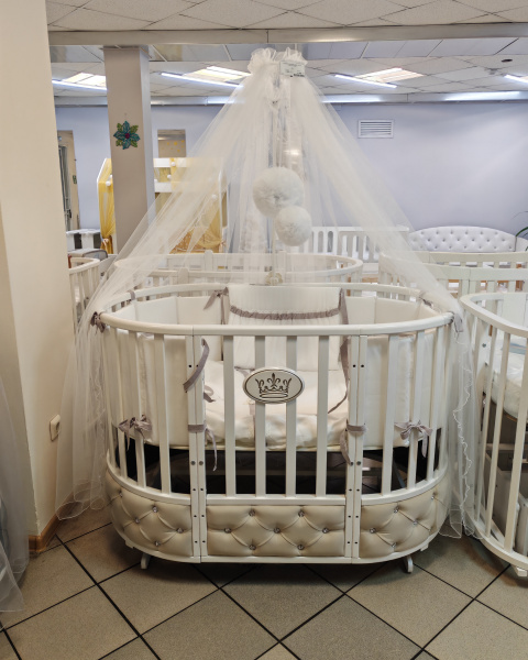 Кроватка овальная Северянка мягкая вставка ВЕЛЮР 6 в 1, поперечный маятник (SE128 Белый)