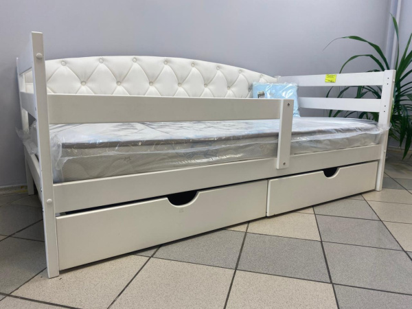 Кровать -софа Массив 010 180х90см  РАСПРОДАЖА (Витринный образец Белый-Кож.накладка пуговицы) Кровать -софа Массив 010 180х90см  РАСПРОДАЖА (Витринный образец Белый-Кож.накладка пуговицы)