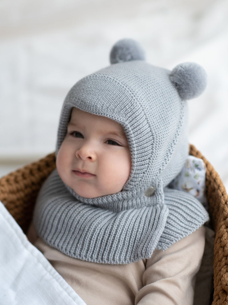 Двойная шапочка с манишкой  (р.40-42серый)